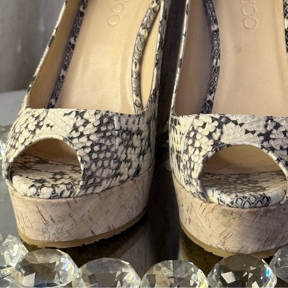 JIMMY CHOO Snakeskin Gray & Ivory Leather Peep Toe Cork Heels 7.5 (Sz 38) - Picture 6 of 17